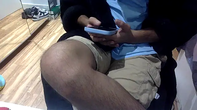 Snapshot of Whatevrr chatting on November 2025 12:23:01 AM Whatevrr online show from November 2025 12:23:01 AM