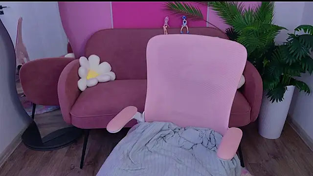 Snapshot of Angel_Braun chatting on October 2025 12:03:02 PM Angel Braun online show from October 2025 12:03:02 PM