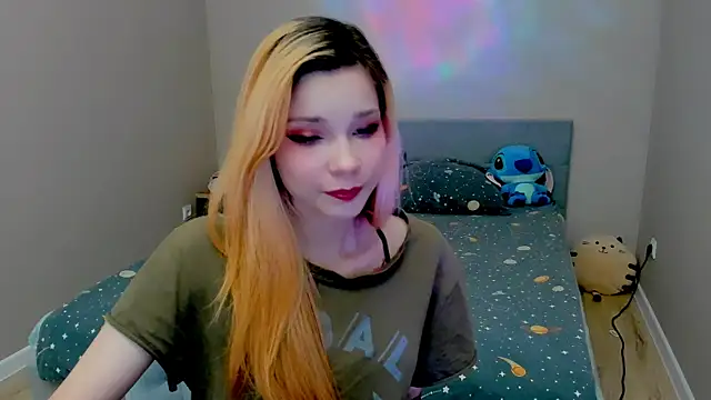 Snapshot of Kitten_Alissa chatting on October 2025 06:15:02 PM Kitten Alissa online show from October 2025 06:15:02 PM