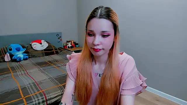 Snapshot of Kitten_Alissa chatting on October 2025 06:38:02 PM Kitten Alissa online show from October 2025 06:38:02 PM