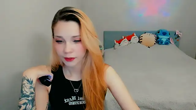 Snapshot of Kitten_Alissa chatting on October 2025 07:23:01 PM Kitten Alissa online show from October 2025 07:23:01 PM