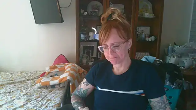 Snapshot of vintagelorraine chatting on September 2025 03:55:02 PM vintagelorraine online show from September 2025 03:55:02 PM