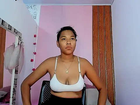 Arantzacastro online show from September 2025 01:57:02 PM