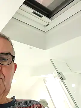 Oldmenhot66 online show from October 2025 04:54:01 AM