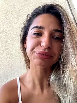 Snapshot of ItalianGirl chatting on September 2025 08:37:02 AM ItalianGirl online show from September 2025 08:37:02 AM