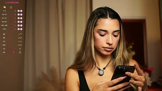 Snapshot of ItalianGirl chatting on October 2025 07:00:01 PM ItalianGirl online show from October 2025 07:00:01 PM