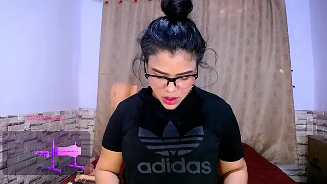 Bicky 24 online show from November 2025 01:44:02 PM