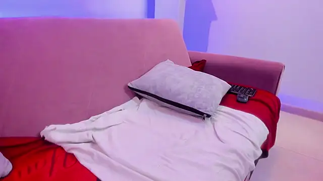 Snapshot of CataleyaAmaya chatting on October 2025 12:19:01 PM CataleyaAmaya online show from October 2025 12:19:01 PM