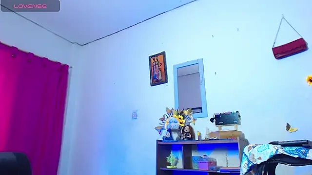 Snapshot of Sharasexy1 chatting on October 2025 04:52:01 PM Sharasexy1 online show from October 2025 04:52:01 PM