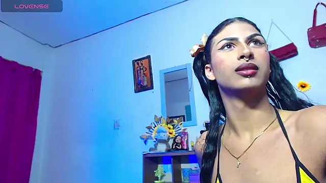 Snapshot of Sharasexy1 chatting on November 2025 09:27:02 PM Sharasexy1 online show from November 2025 09:27:02 PM