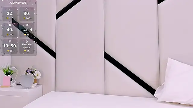 Snapshot of XimenaCosta chatting on October 2025 11:52:01 AM XimenaCosta online show from October 2025 11:52:01 AM