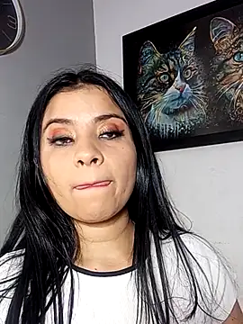 ValerieLove  online show from November 2025 07:48:02 PM