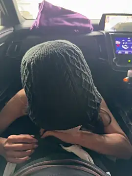 Snapshot of eru2025 chatting on October 2025 05:37:02 AM eru2025 online show from October 2025 05:37:02 AM