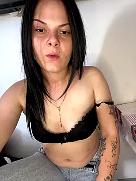 Alinna22 online show from September 2025 12:06:01 PM