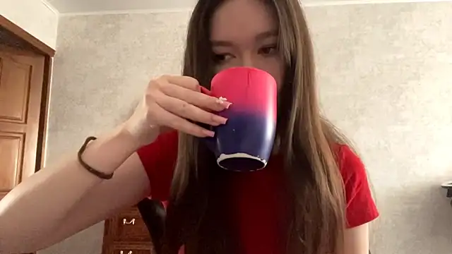 Pikmigirl18 online show from October 2025 09:29:02 AM