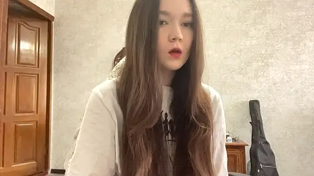 Pikmigirl18 online show from October 2025 09:17:02 AM