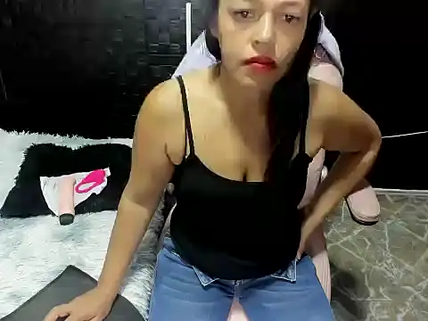 Silvanawild online show from September 2025 02:39:02 PM