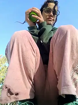 Snapshot of Almendrasexy chatting on October 2025 08:47:01 PM Almendrasexy online show from October 2025 08:47:01 PM