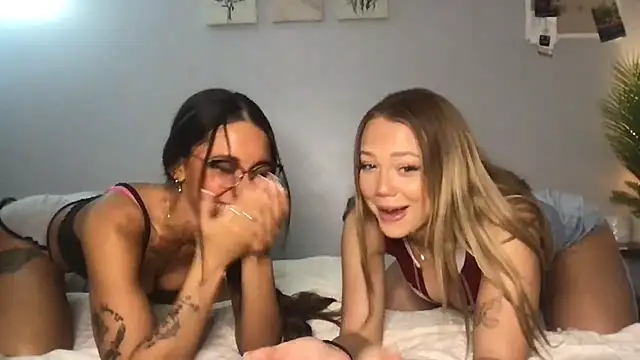 MichelleXClarice online show from September 2025 02:13:02 AM