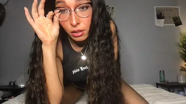 MichelleXClarice online show from September 2025 02:13:01 AM