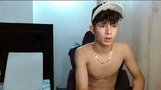 Noah-Garcia online show from September 2025 06:20:01 PM