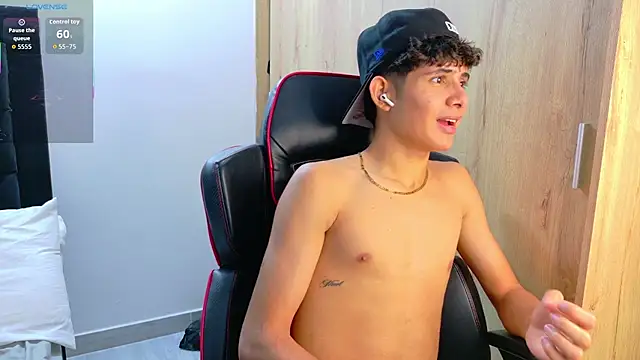 Noah-Garcia online show from November 2025 08:41:02 PM