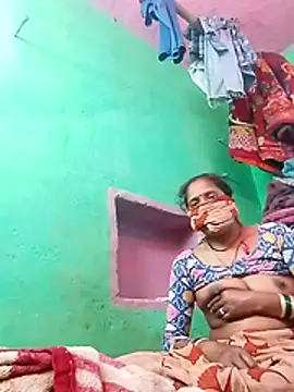 Snapshot of CUTE-004 chatting on November 2025 07:08:02 AM CUTE-004 online show from November 2025 07:08:02 AM