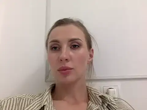 Snapshot of Alveryn chatting on November 2025 07:37:01 PM Alveryn online show from November 2025 07:37:01 PM