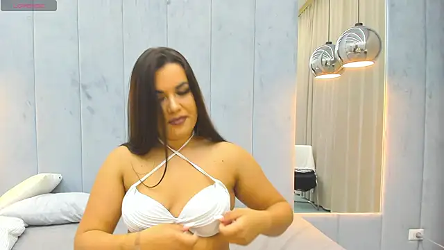 SarahLoreen online show from September 2025 04:45:01 AM
