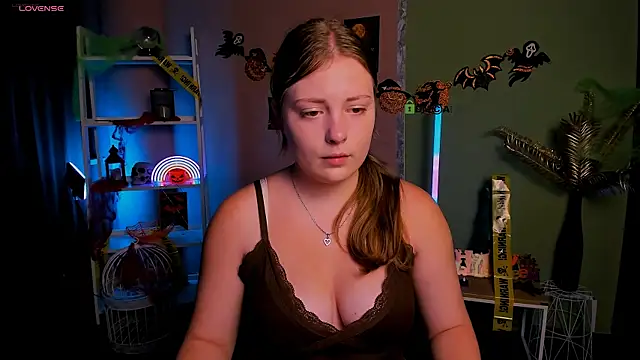 Snapshot of melani_bumm chatting on October 2025 07:10:02 PM melani bumm online show from October 2025 07:10:02 PM