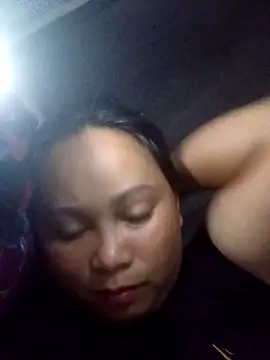 Snapshot of -Kitty-92 chatting on October 2025 09:43:02 PM -Kitty-92 online show from October 2025 09:43:02 PM