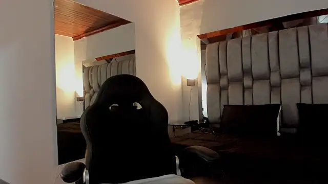 Snapshot of AnnaraLein chatting on November 2025 12:32:01 AM AnnaraLein online show from November 2025 12:32:01 AM