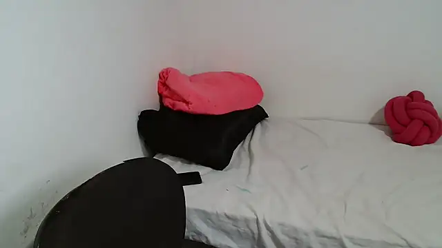 Snapshot of ApenasLys chatting on October 2025 07:43:01 PM ApenasLys online show from October 2025 07:43:01 PM