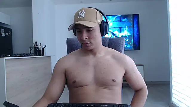 Snapshot of Auron_Demon01 chatting on October 2025 02:37:01 PM Auron Demon01 online show from October 2025 02:37:01 PM