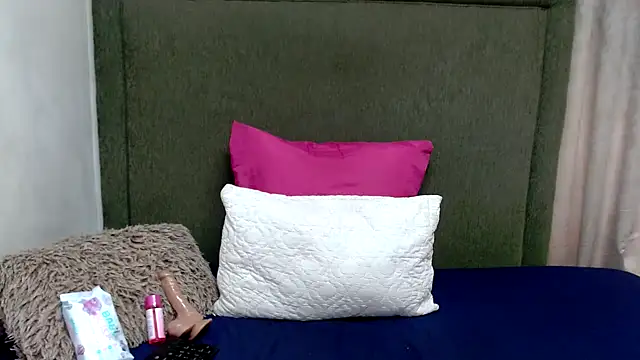 Snapshot of Littlebunny33 chatting on October 2025 09:18:01 AM Littlebunny33 online show from October 2025 09:18:01 AM