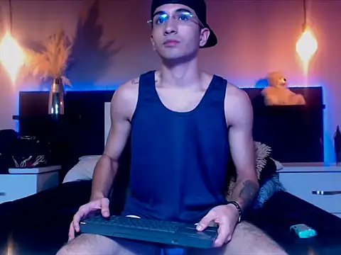 Snapshot of eriikjoness chatting on October 2025 04:43:02 AM eriikjoness online show from October 2025 04:43:02 AM