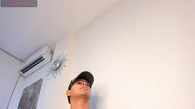 Tthiago cruz online show from October 2025 09:56:01 PM