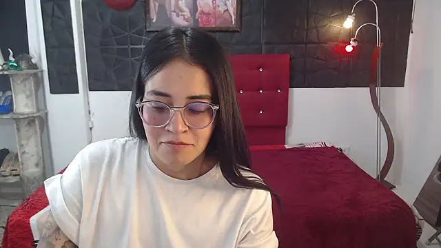 EmilyBazan online show from September 2025 09:47:02 PM