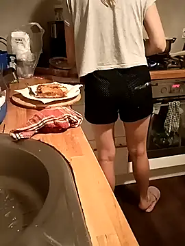 Snapshot of NiceBadgera chatting on September 2025 06:40:02 PM NiceBadgera online show from September 2025 06:40:02 PM