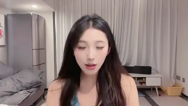 Snapshot of ZhaoZhao-ZM chatting on September 2025 01:15:02 PM ZhaoZhao-ZM online show from September 2025 01:15:02 PM