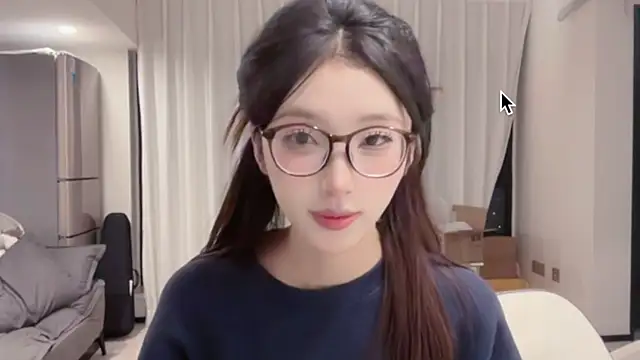 Snapshot of ZhaoZhao-ZM chatting on October 2025 01:21:01 PM ZhaoZhao-ZM online show from October 2025 01:21:01 PM