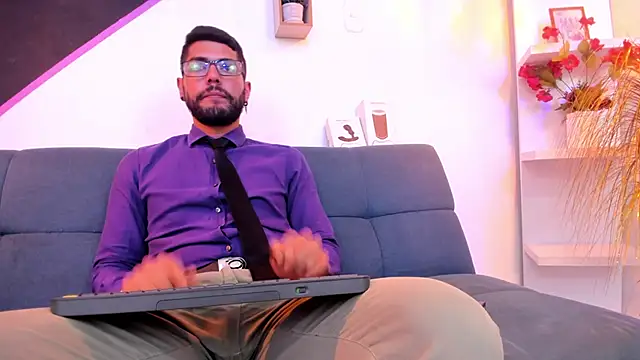 Snapshot of DanteWinter chatting on September 2025 04:13:02 AM DanteWinter online show from September 2025 04:13:02 AM