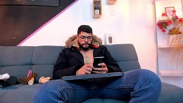 Snapshot of DanteWinter chatting on September 2025 03:32:02 AM DanteWinter online show from September 2025 03:32:02 AM