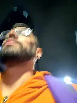 Snapshot of DanteWinter chatting on October 2025 02:34:01 AM DanteWinter online show from October 2025 02:34:01 AM