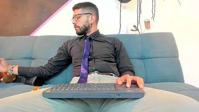 Snapshot of DanteWinter chatting on October 2025 05:51:01 AM DanteWinter online show from October 2025 05:51:01 AM