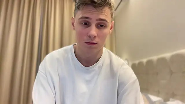 Snapshot of Tyler_Garner chatting on September 2025 05:23:02 PM Tyler Garner online show from September 2025 05:23:02 PM