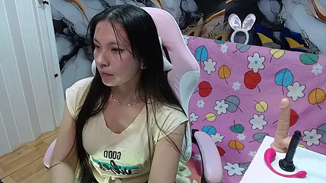 mia wetts online show from October 2025 07:55:01 PM