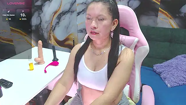 mia wetts online show from October 2025 07:22:01 PM