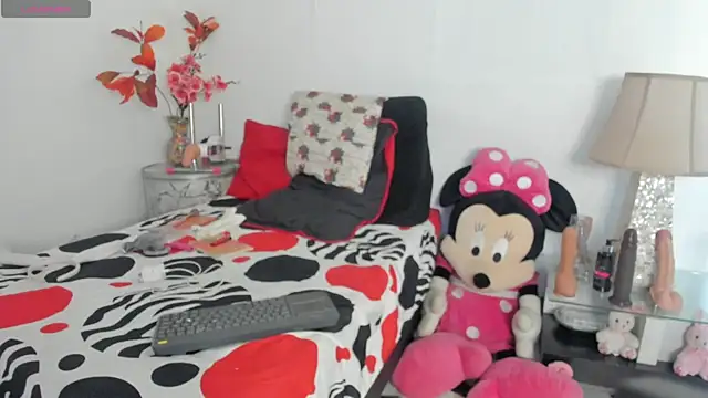 kyra star online show from September 2025 04:29:02 PM
