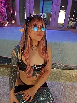 Snapshot of BizzyNoar chatting on October 2025 08:40:01 PM BizzyNoar online show from October 2025 08:40:01 PM